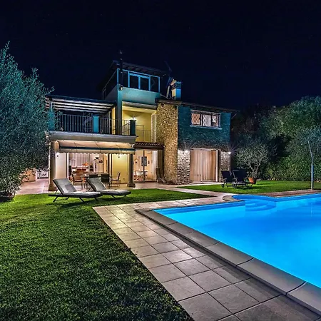 Willa Perla By Whale Homes